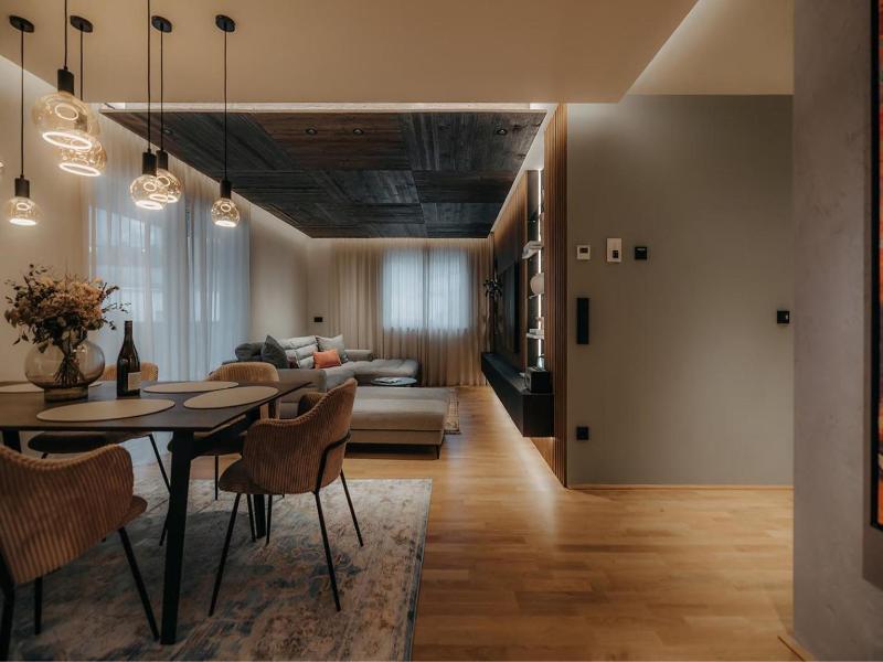Black Eagle Luxury Appartements image