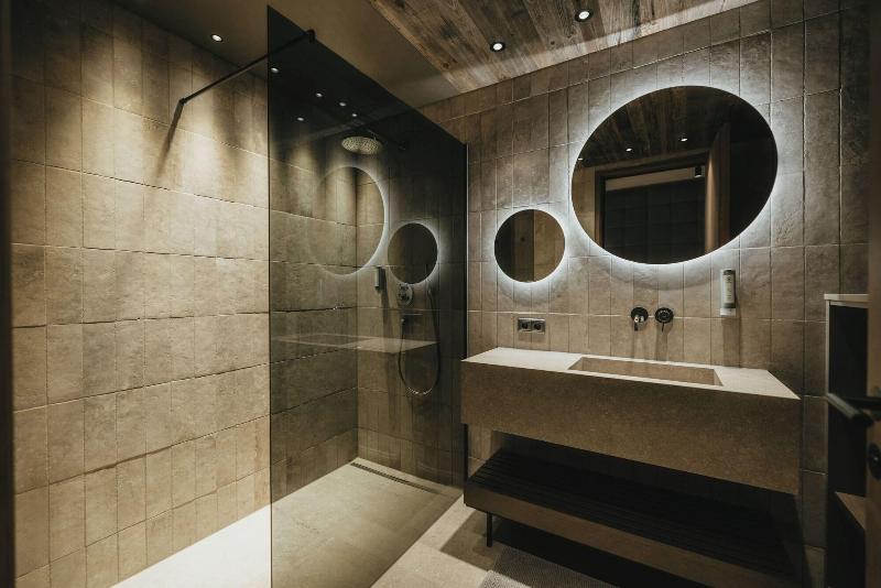 Black Eagle Luxury Appartements image