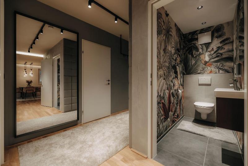 Black Eagle Luxury Appartements image