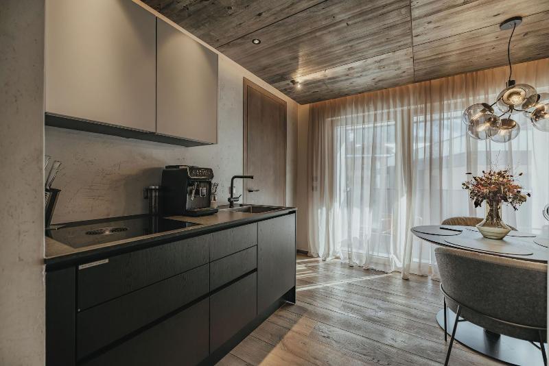 Black Eagle Luxury Appartements image