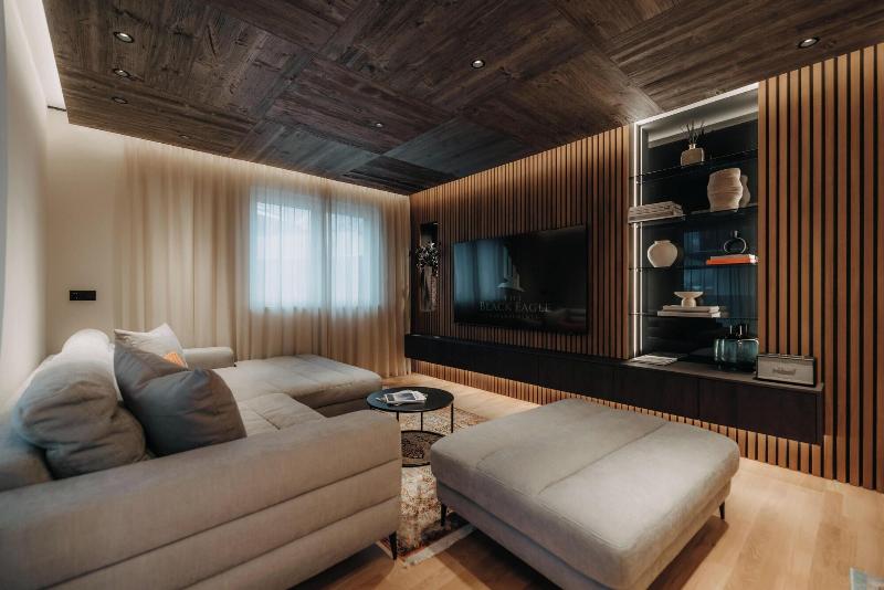 Black Eagle Luxury Appartements image