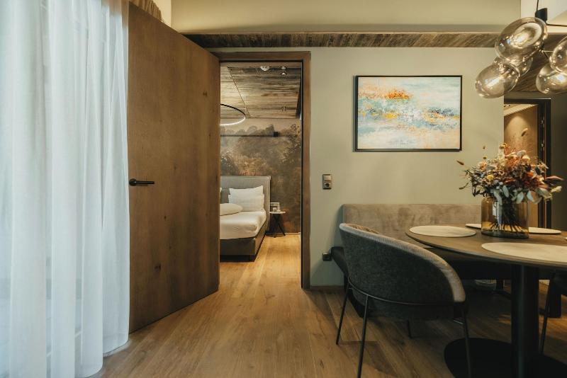 Black Eagle Luxury Appartements image