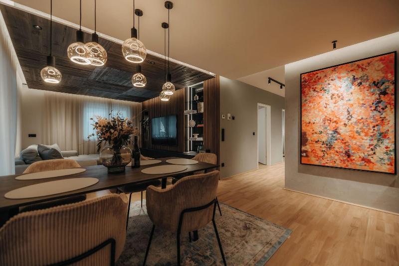 Black Eagle Luxury Appartements image