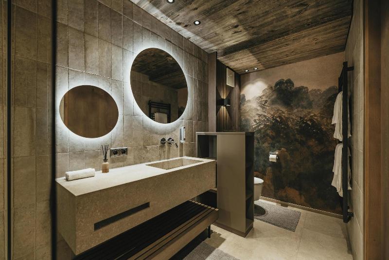 Black Eagle Luxury Appartements image