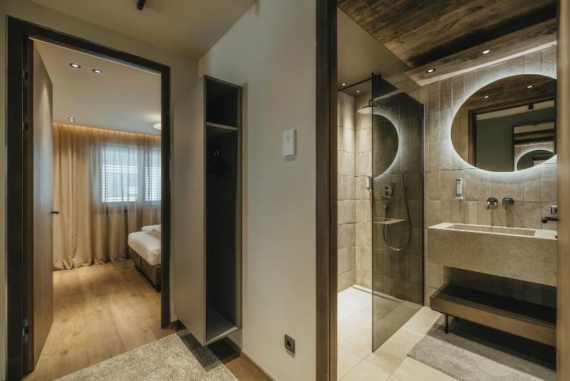 Black Eagle Luxury Appartements image