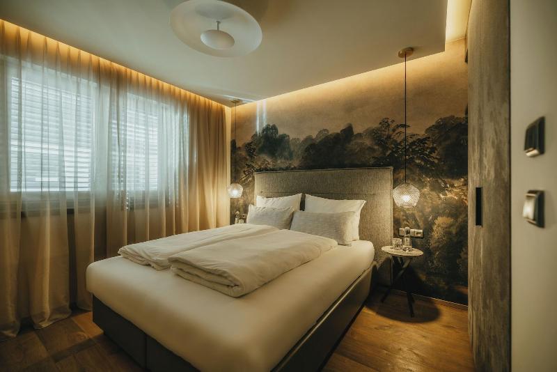 Black Eagle Luxury Appartements image