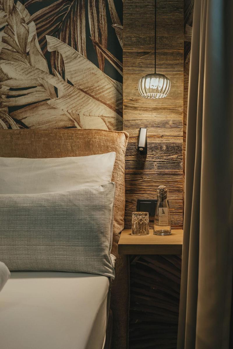 Black Eagle Luxury Appartements image