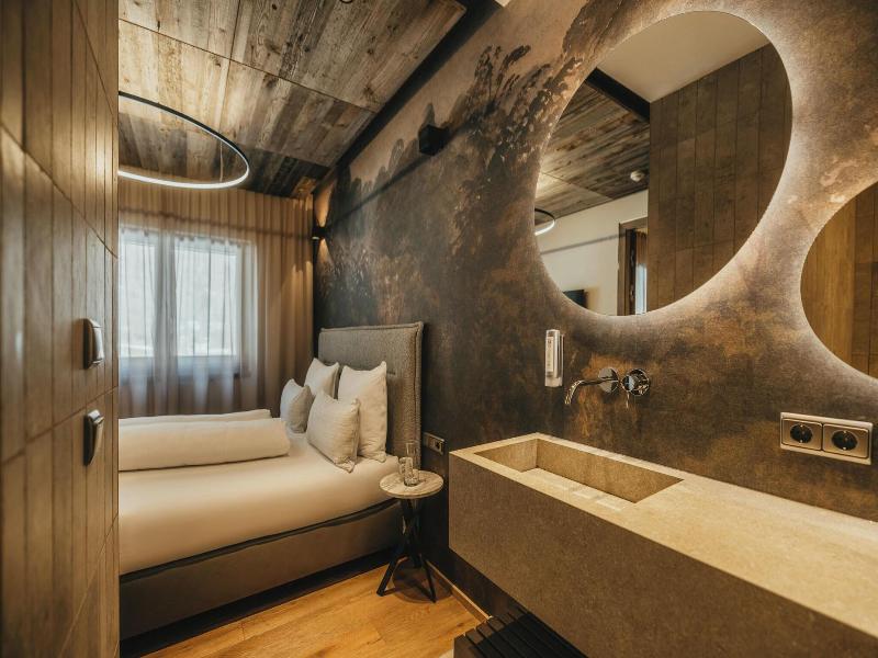 Black Eagle Luxury Appartements image