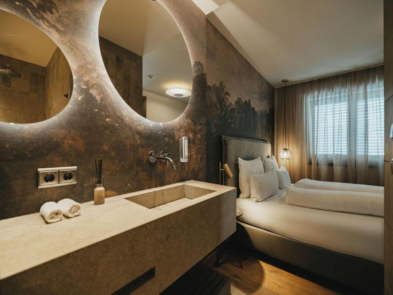 Black Eagle Luxury Appartements image