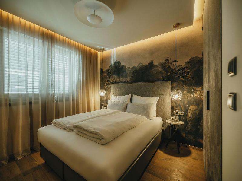 Black Eagle Luxury Appartements image