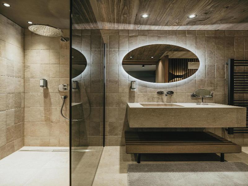 Black Eagle Luxury Appartements image