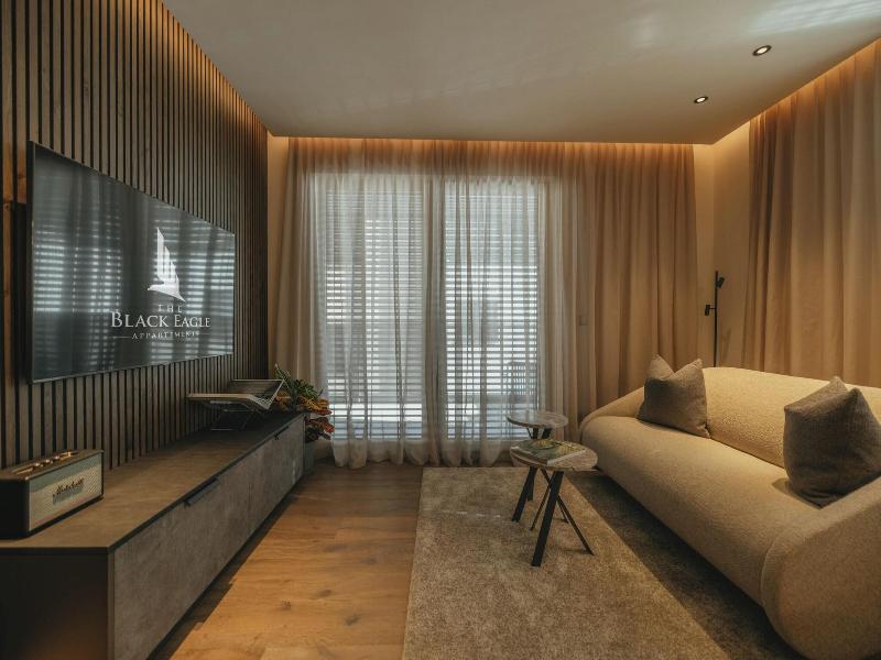 Black Eagle Luxury Appartements image