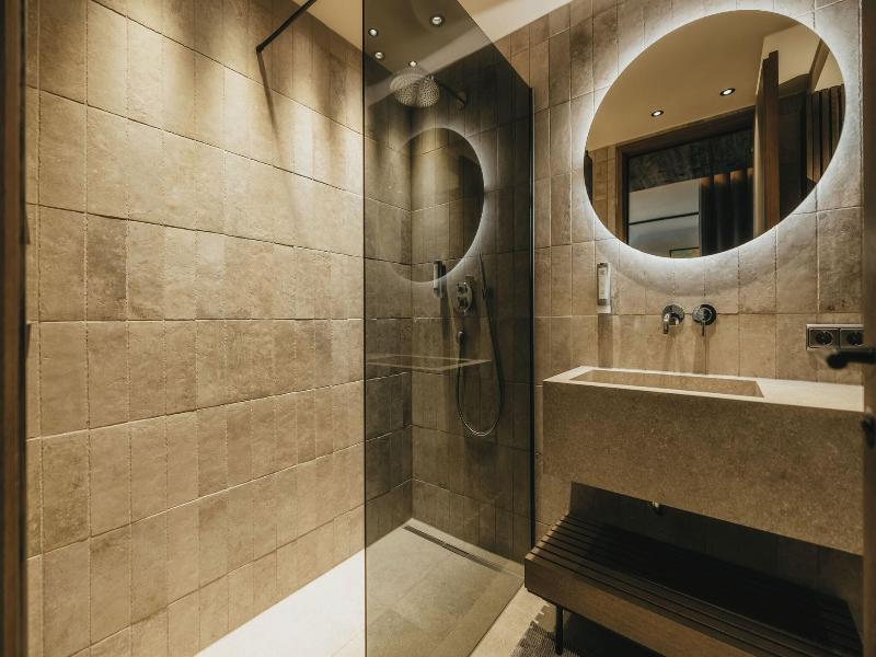 Black Eagle Luxury Appartements image