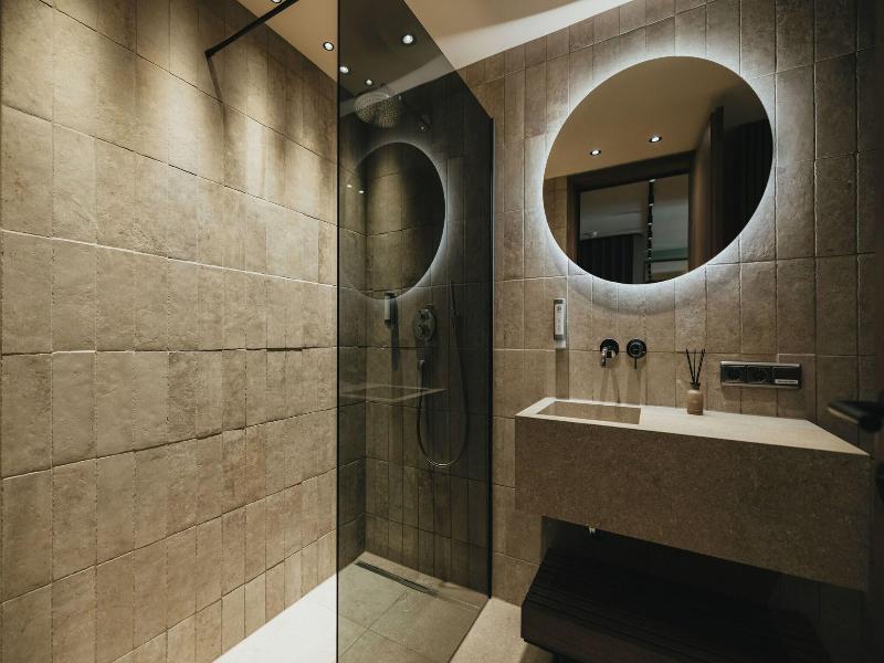 Black Eagle Luxury Appartements image