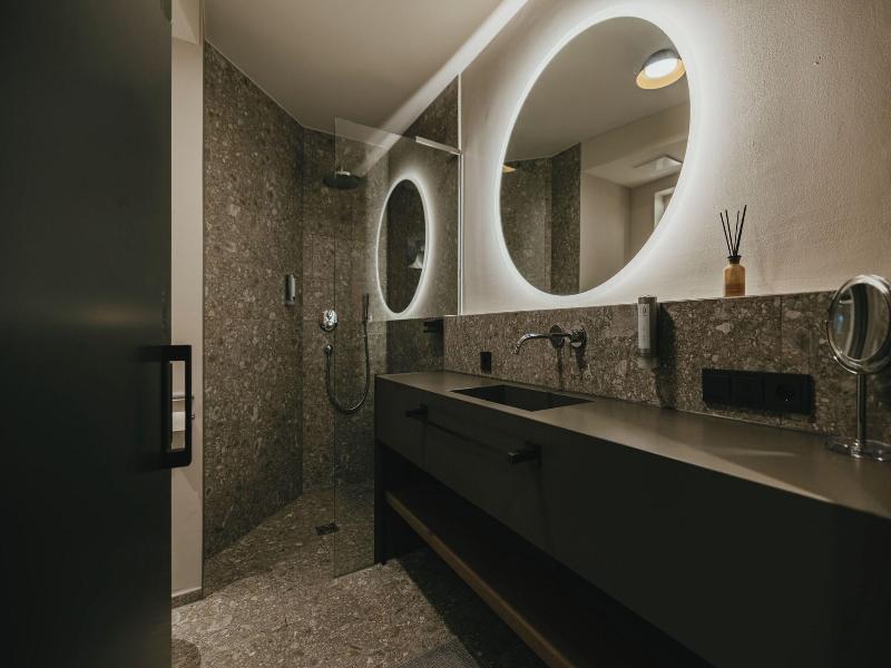 Black Eagle Luxury Appartements image