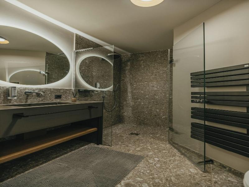 Black Eagle Luxury Appartements image