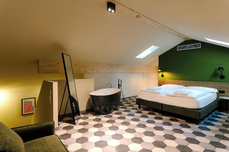 Seven Town House Boutique Hotel image