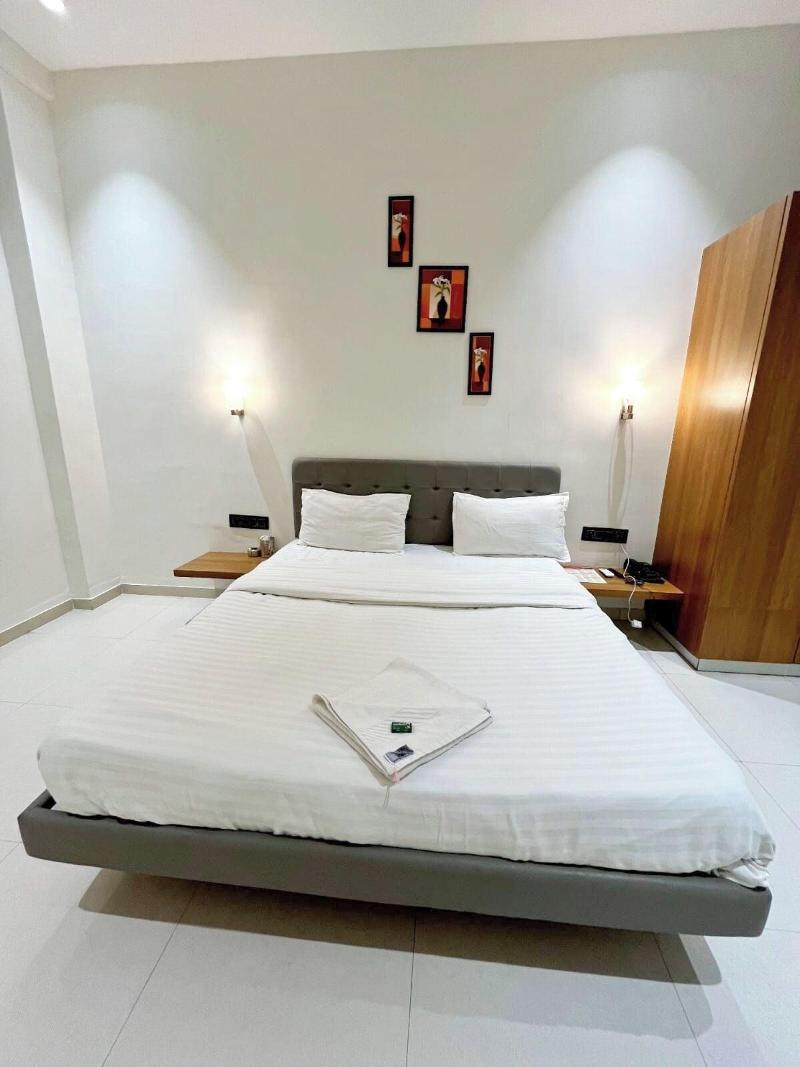 Hotel Gold Palace Inn — view