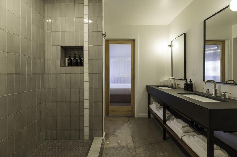 Best Bet Motor Lodge image