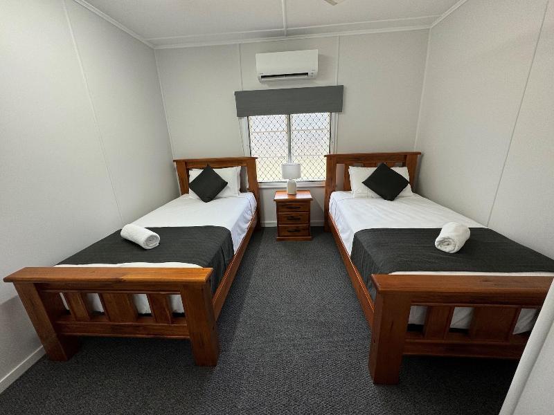 Essex Court image