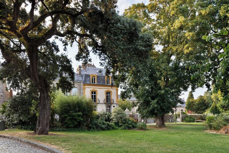 Clos Du Ca Dre image