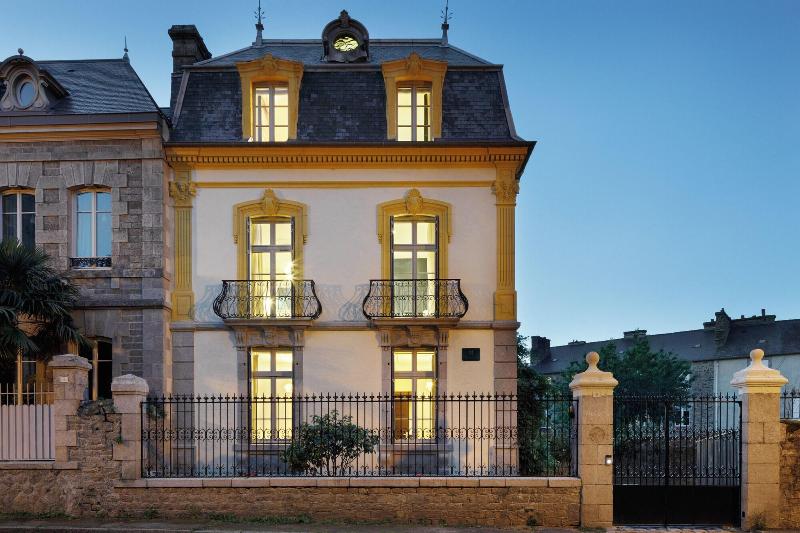 Clos Du Ca Dre image