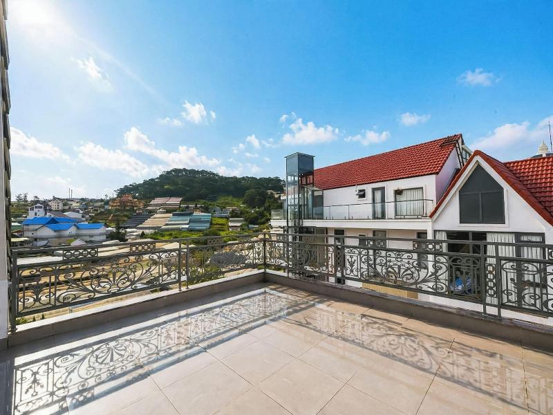 Ya N Lam House
