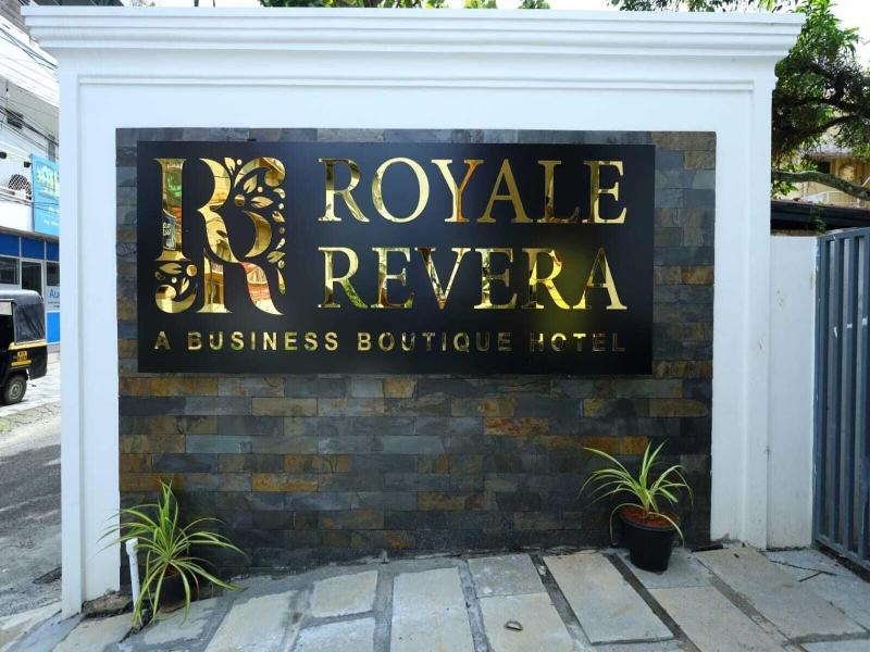 Royale Revera image