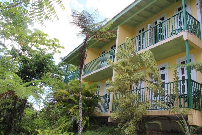 El Oasis Hotel image