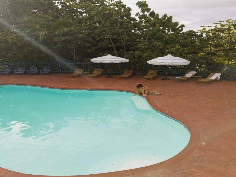 El Oasis Hotel image