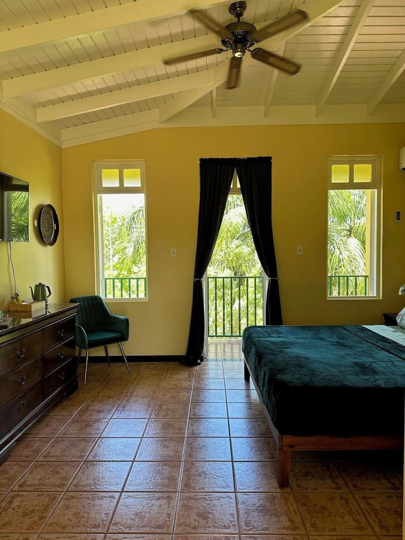 El Oasis Hotel image