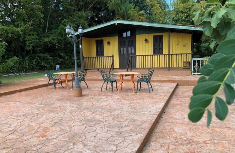 El Oasis Hotel image