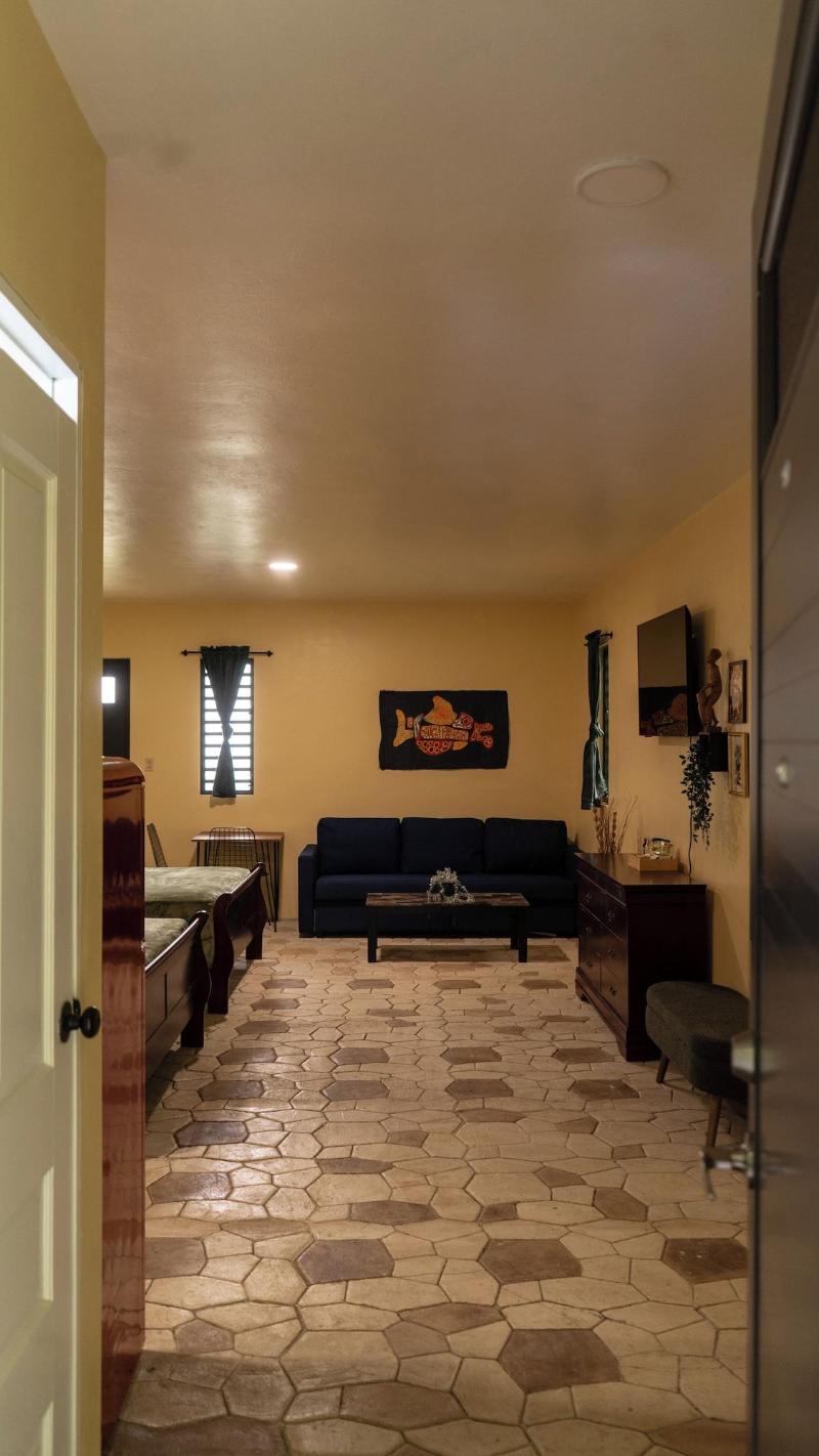 El Oasis Hotel image