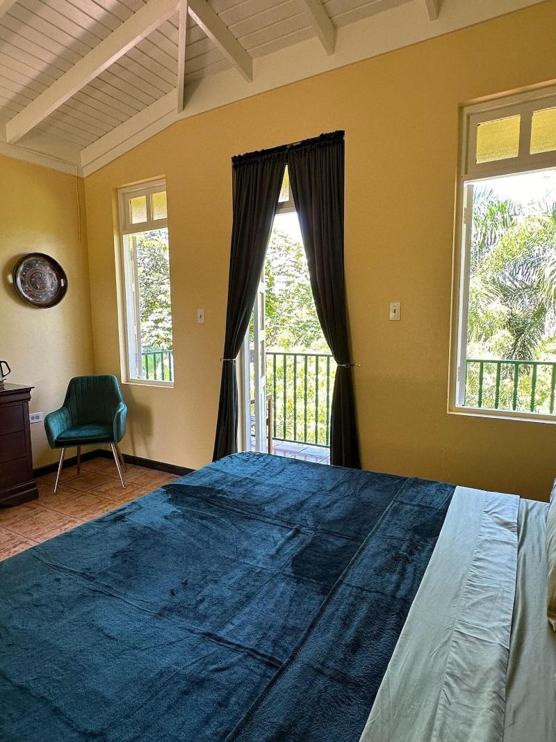 El Oasis Hotel image