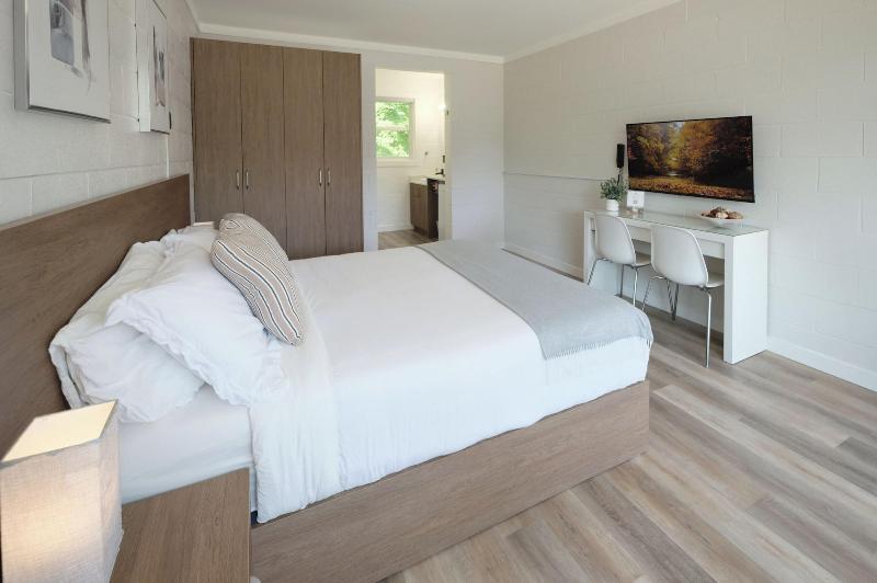 Stay Inn Muskoka image