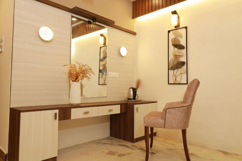 Hotel Liwa Tower image