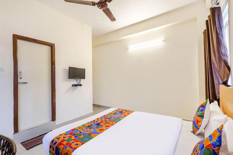 Fabhotel Tristar Residency image
