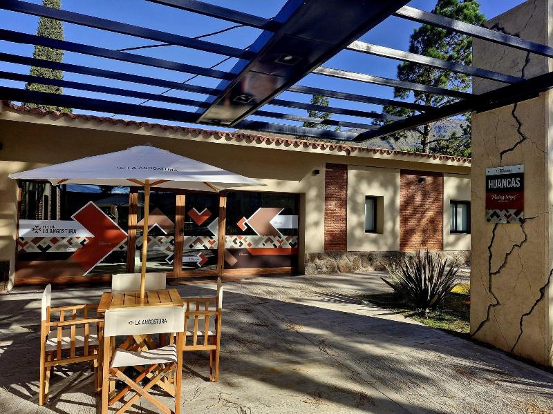 Hosteria La Angostura