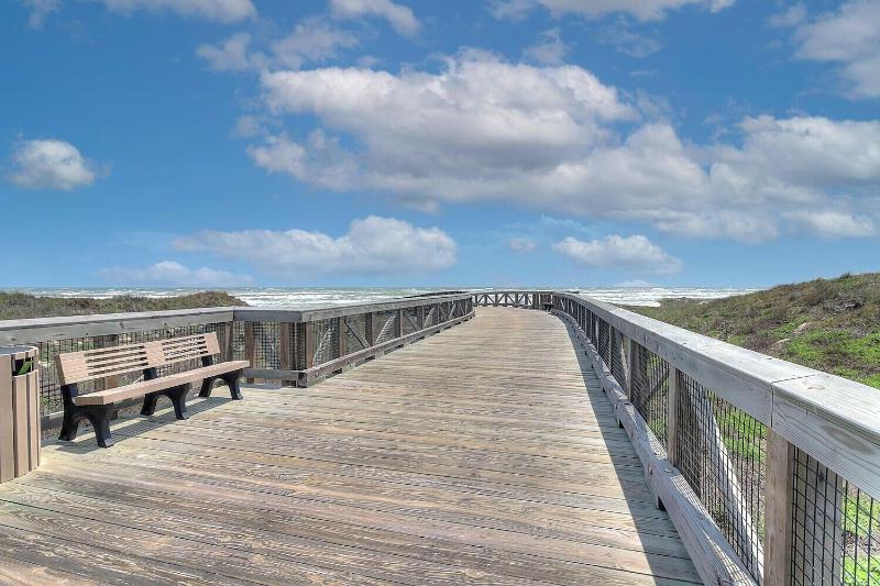 Boardwalk Breeze 109 Sou — photo 202