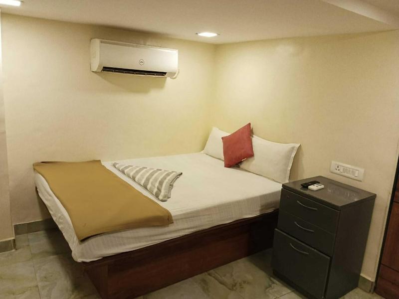 New Tara By Glitz Hotels image