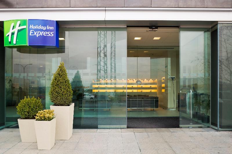 Holiday Inn Express Pamplona image