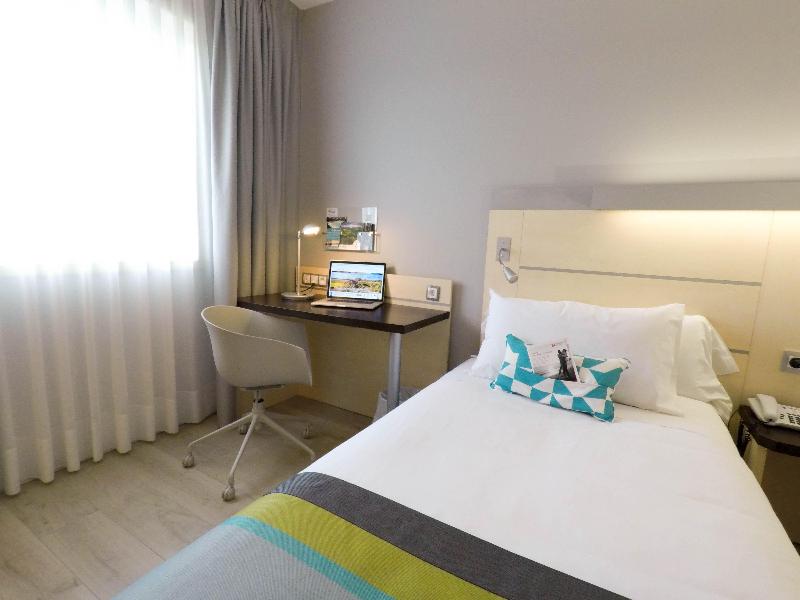Bed room