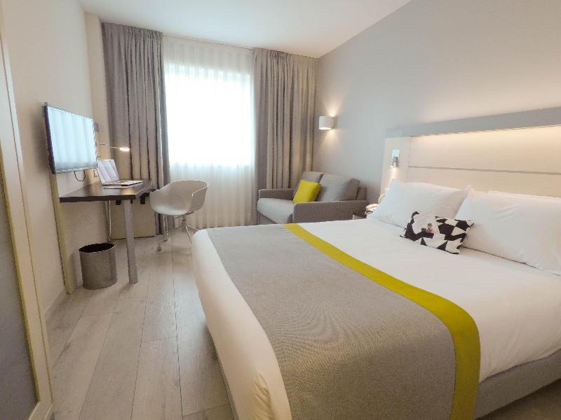 Holiday Inn Express Pamplona image