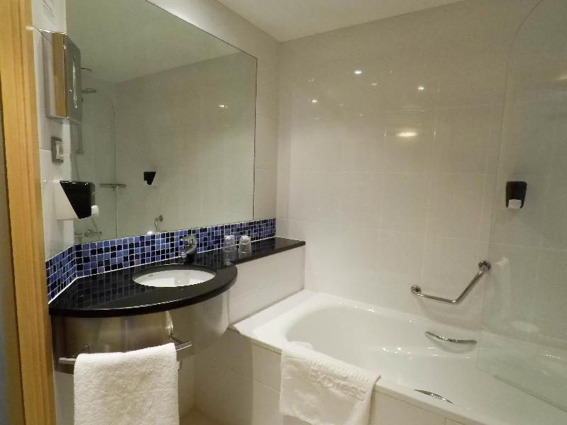 Holiday Inn Express Pamplona image