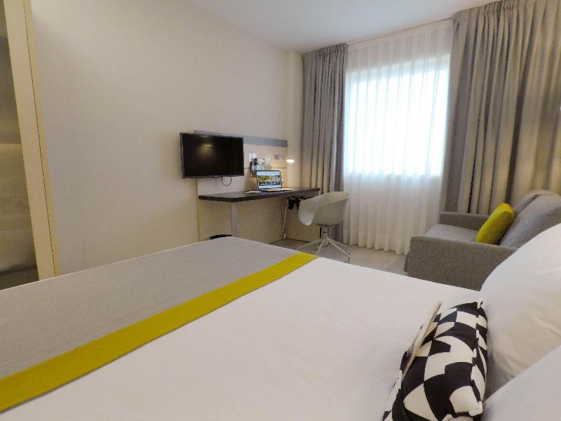 Holiday Inn Express Pamplona image