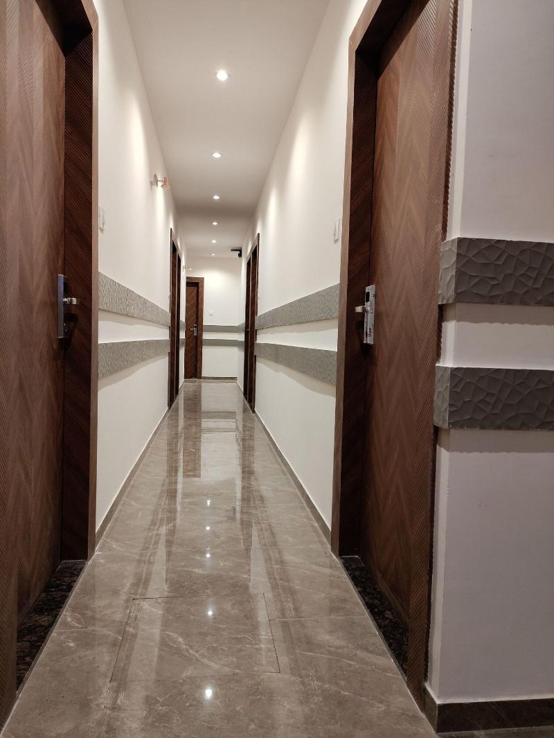 Hotel Grand Executive image
