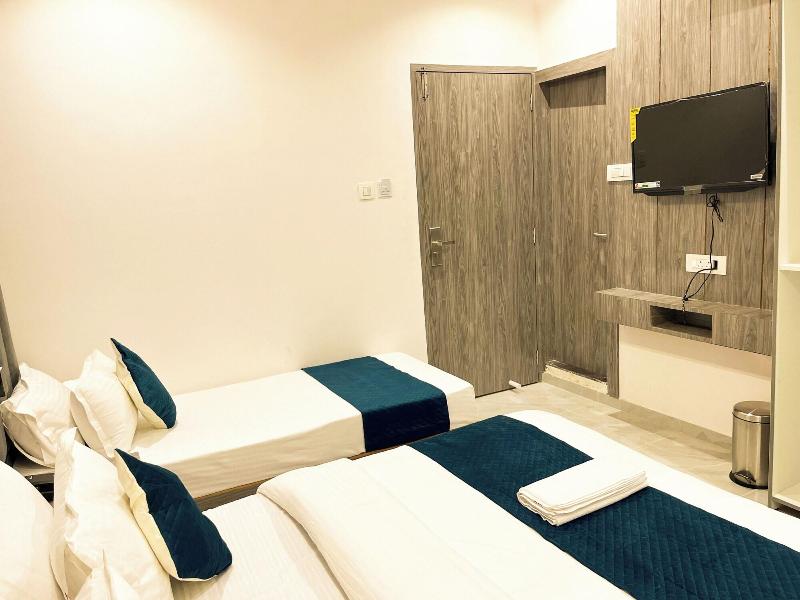 Hotel Grand Executive image