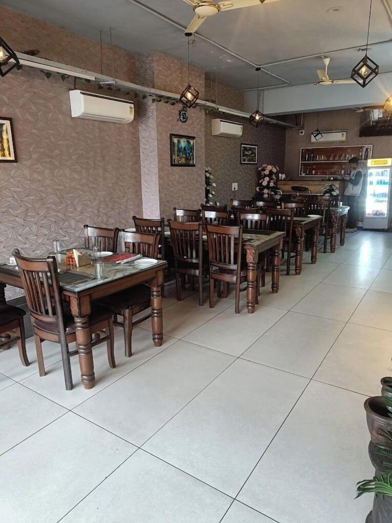 Hotel Arab Inn image