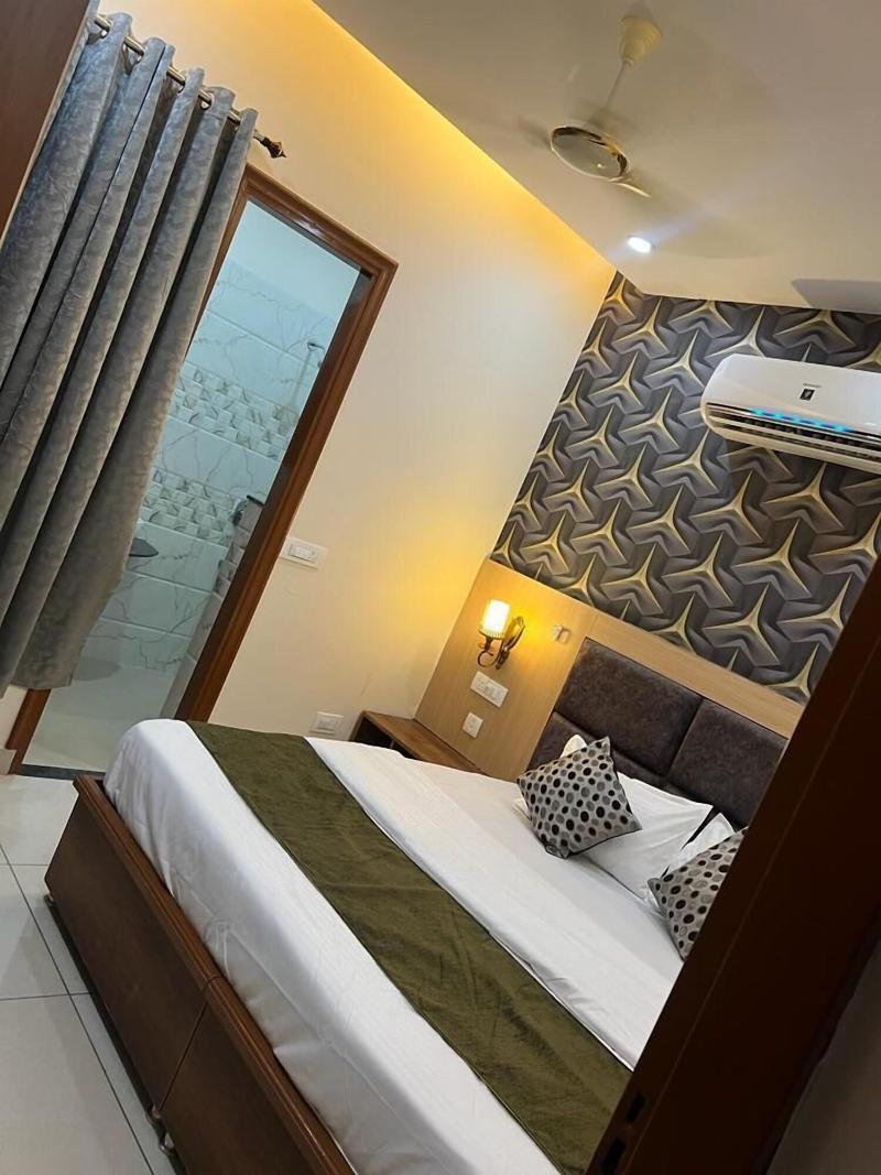Hotel Arab Inn image