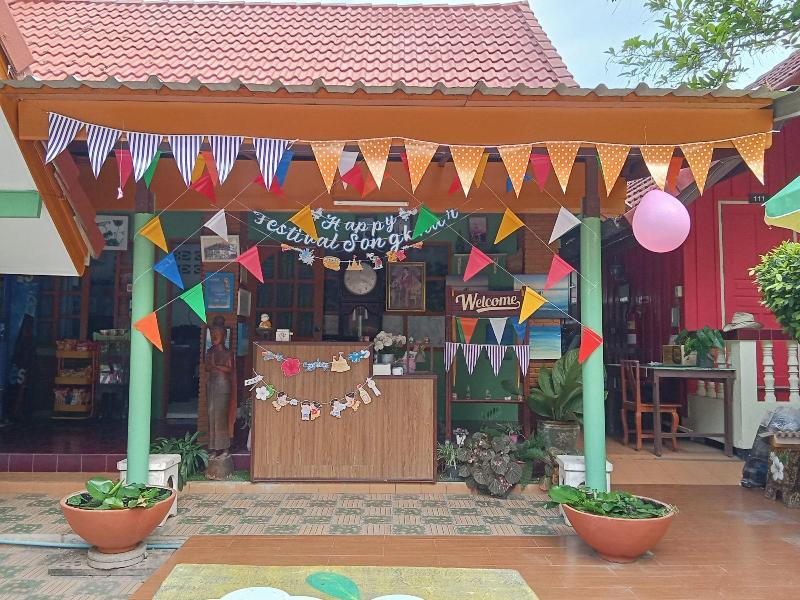 Haad Somboon House image